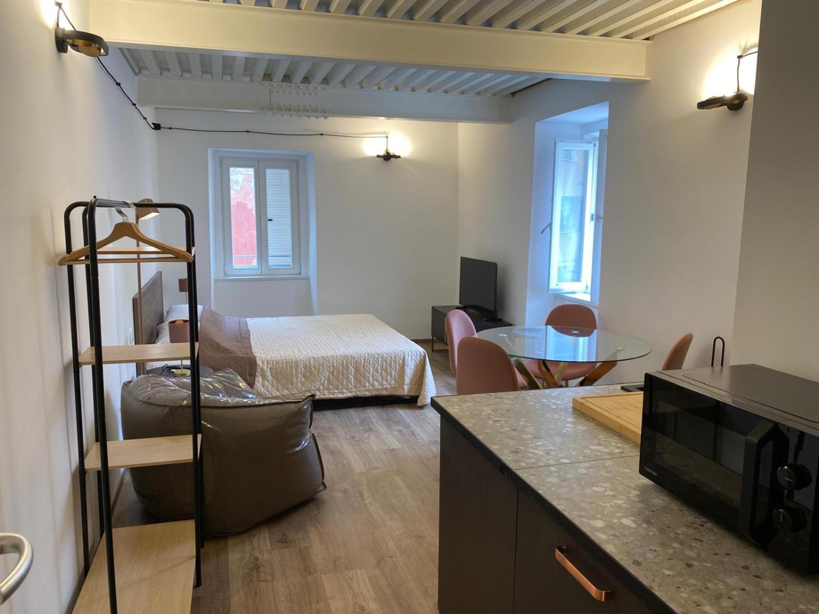 Al Fronte Mare Suites Apartments Múggia Exteriör bild