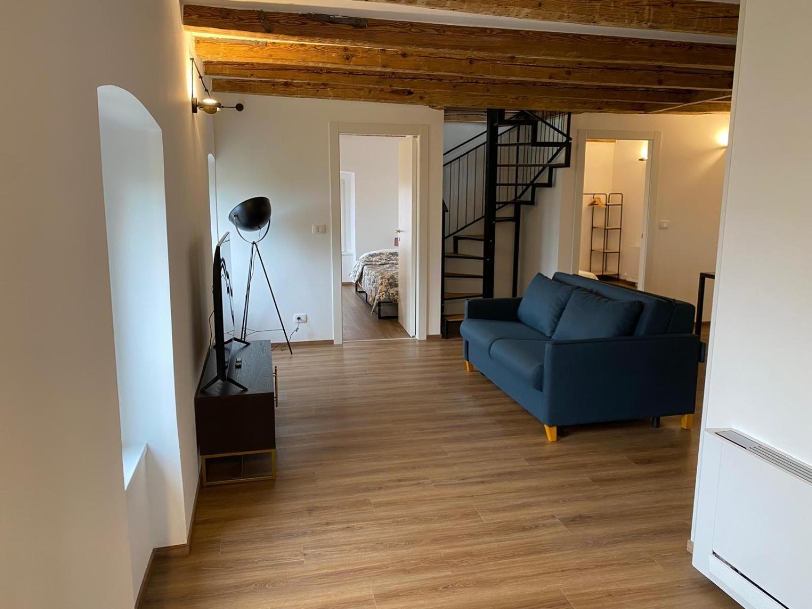 Al Fronte Mare Suites Apartments Múggia Exteriör bild