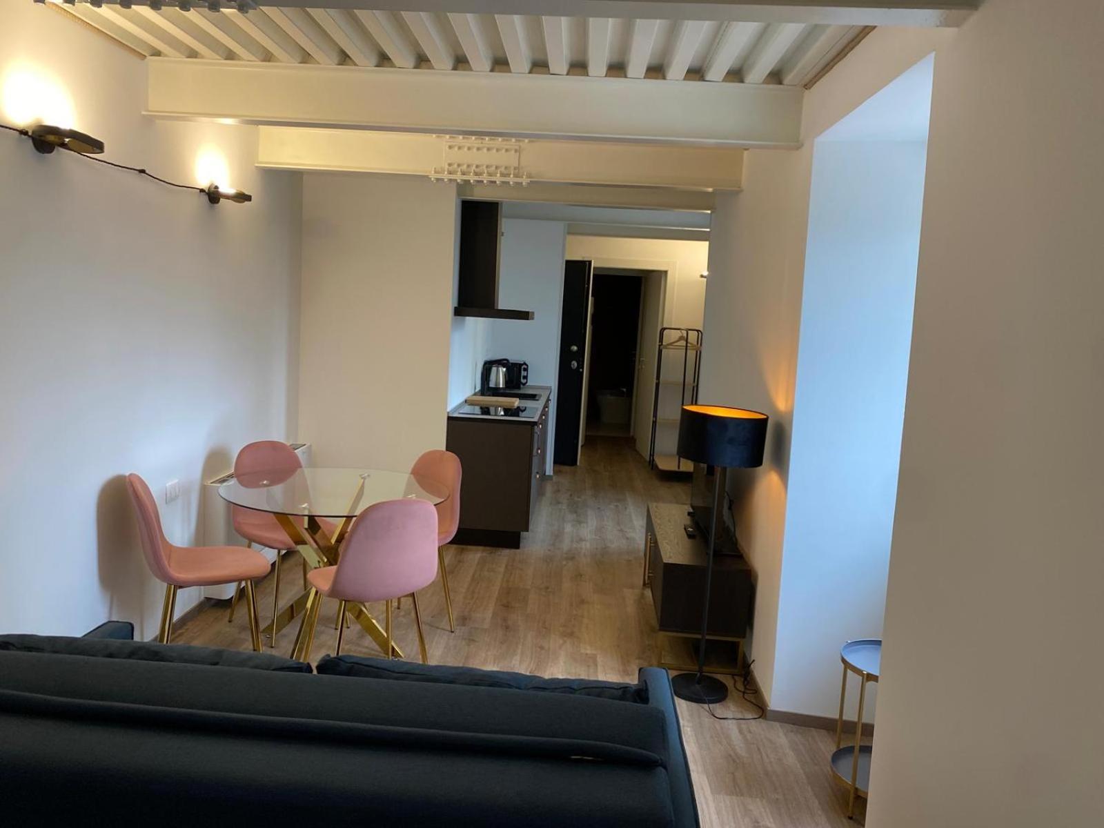 Al Fronte Mare Suites Apartments Múggia Exteriör bild